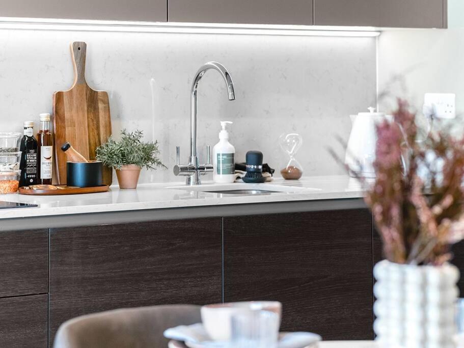The Mercian 1 V - 2Bdr - 24 Hour Gym - Netflix Apartment เบอร์มิงแฮม ภายนอก รูปภาพ